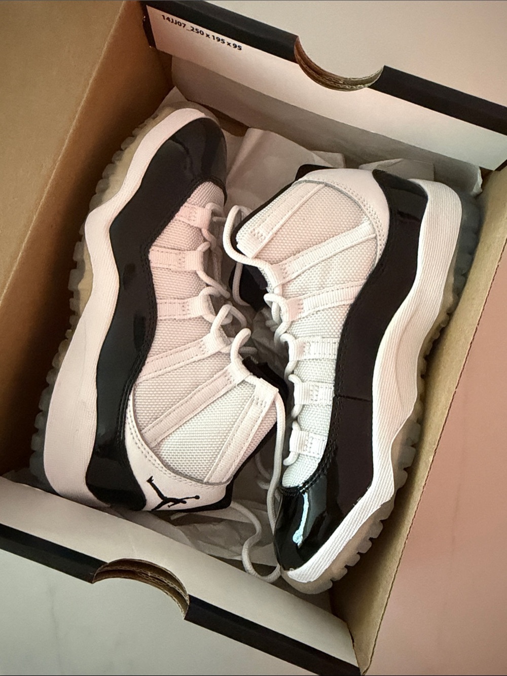 Jordan 11 Kids White/Black NIB
